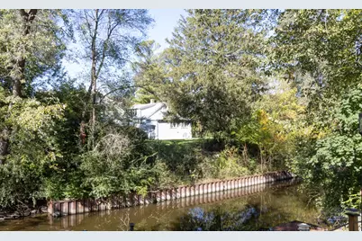2225 Lagoon Drive, Fox River Grove, IL 60021 - Photo 31