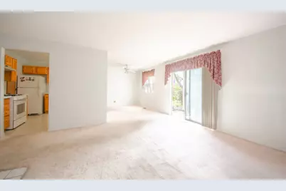 122 Stirling Lane #X1, Schaumburg, IL 60194 - Photo 3