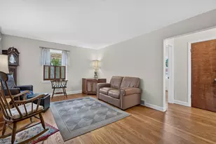7837 N Nora Ave, Niles, IL 60714 - Photo 5