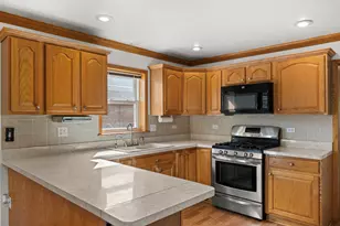 11313 S Sawyer Ave, Chicago, IL 60655 - Photo 7