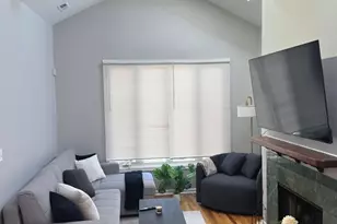 1445 W Walton St, Chicago, IL 60642 - Photo 3