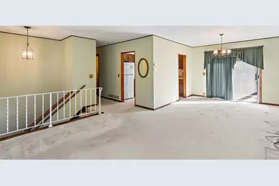 122 Indian Trail, Lake in the Hills, IL 60156 - Photo 3
