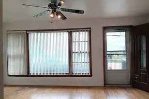 2133 W 49th Pl, Chicago, IL 60609 - Photo 3