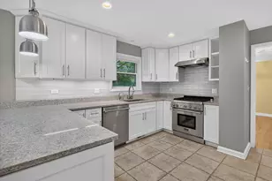 857 W Lanark Ln, Palatine, IL 60067 - Photo 11