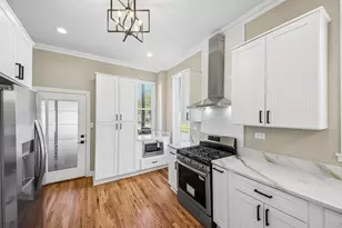 656 E Bowen Ave, Chicago, IL 60653 - Photo 11