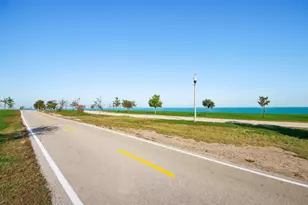 656 E Bowen Ave, Chicago, IL 60653 - Photo 47