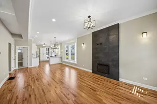 656 E Bowen Ave, Chicago, IL 60653 - Photo 7