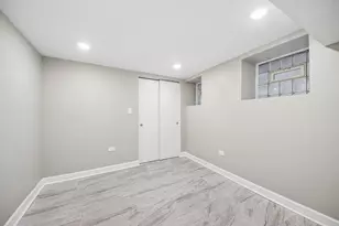 656 E Bowen Ave, Chicago, IL 60653 - Photo 31