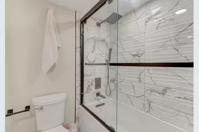 935 Pioneer Court, Roselle, IL 60172 - Photo 25