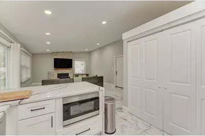 935 Pioneer Court, Roselle, IL 60172 - Photo 13