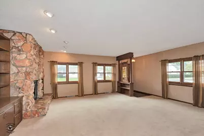 240 E Genessee Street, Leland, IL 60531 - Photo 5