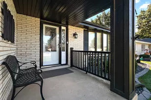 7919 Palm Ct, Orland Park, IL 60462 - Photo 3