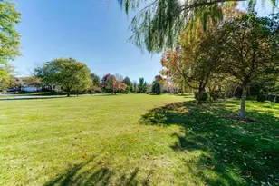 14241 Oakwood Ct, Green Oaks, IL 60048 - Photo 43