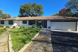31111 N Oplaine Rd, Green Oaks, IL 60048 - Photo 3