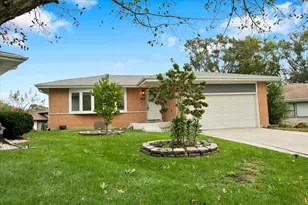2033 N Wainwright Ct, Palatine, IL 60074 - Photo 3