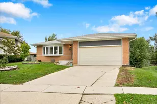 2033 N Wainwright Ct, Palatine, IL 60074 - Photo 1