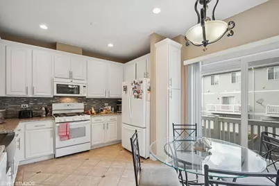 983 Mayfair Court #983, Elk Grove Village, IL 60007 - Photo 11