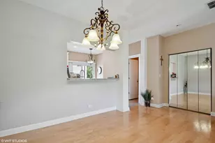 983 Mayfair Ct, Elk Grove Village, IL 60007 - Photo 7