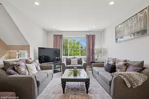 983 Mayfair Ct, Elk Grove Village, IL 60007 - Photo 5