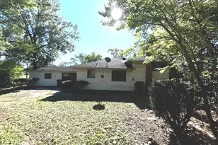 3108 Lexington Dr, Hazel Crest, IL 60429 - Photo 3