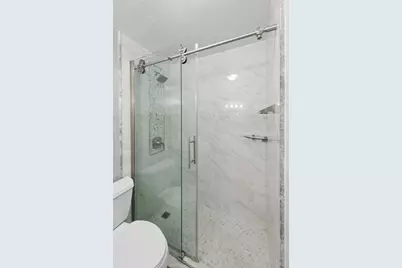 1560 N Sandburg Terrace #2104, Chicago, IL 60610 - Photo 13