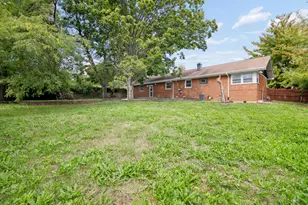 8021 W 91st St, Hickory Hills, IL 60457 - Photo 27