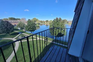 9368 Bay Colony Dr, Des Plaines, IL 60016 - Photo 15
