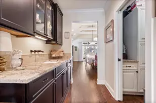 2715 W Morse Ave, Chicago, IL 60645 - Photo 9