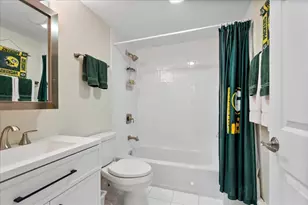 2715 W Morse Ave, Chicago, IL 60645 - Photo 29