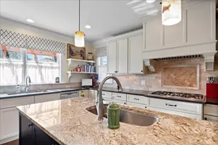 2715 W Morse Ave, Chicago, IL 60645 - Photo 13