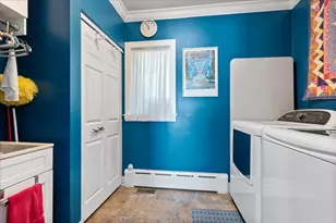 2715 W Morse Ave, Chicago, IL 60645 - Photo 17