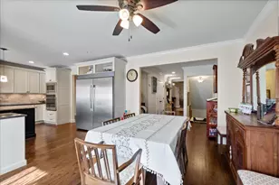 2715 W Morse Ave, Chicago, IL 60645 - Photo 15