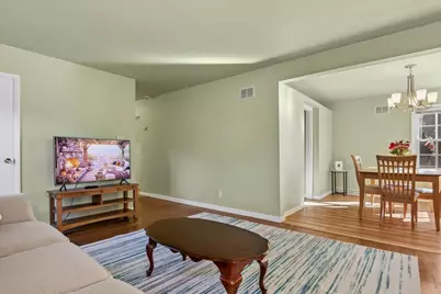 16 W Oak Street, Lake in the Hills, IL 60156 - Photo 7