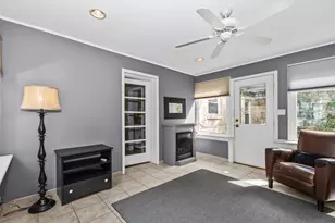 8130 Kilbourn Ave, Skokie, IL 60076 - Photo 9