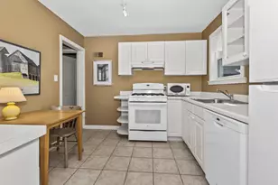 8130 Kilbourn Ave, Skokie, IL 60076 - Photo 11