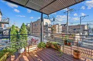 613 N Noble St, Chicago, IL 60642 - Photo 9