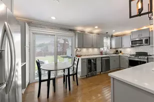 639 N Indiana St, Elmhurst, IL 60126 - Photo 9