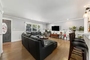 639 N Indiana St, Elmhurst, IL 60126 - Photo 3