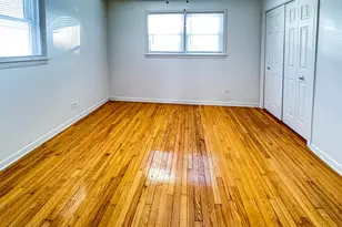 7717 S Saginaw Ave, Chicago, IL 60649 - Photo 5