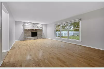 2206 W Lawrence Lane, Mount Prospect, IL 60056 - Photo 11