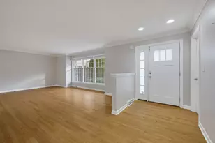 2206 W Lawrence Ln, Mount Prospect, IL 60056 - Photo 3