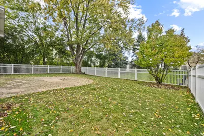 2206 W Lawrence Lane, Mount Prospect, IL 60056 - Photo 25