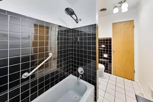 9039 Niles Center Rd, Skokie, IL 60076 - Photo 21
