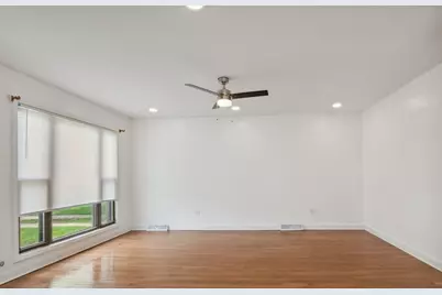2301 E 102nd Street, Chicago, IL 60617 - Photo 3