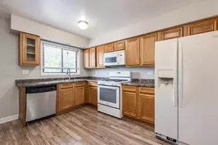 10429 Dearlove Rd, Glenview, IL 60025 - Photo 9
