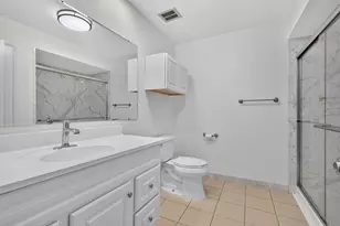 450 W Downer Pl, Aurora, IL 60506 - Photo 13