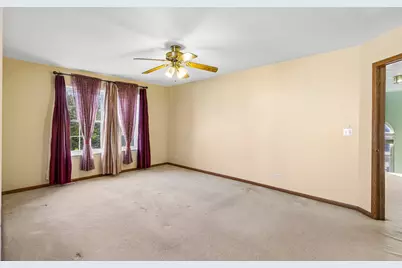 2369 Woodside Drive, Carpentersville, IL 60110 - Photo 15