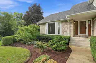 7810 Regency Grove Dr, Darien, IL 60561 - Photo 3