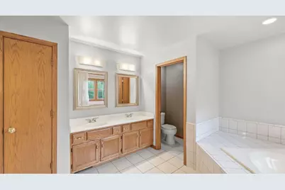 7810 Regency Grove Drive, Darien, IL 60561 - Photo 25