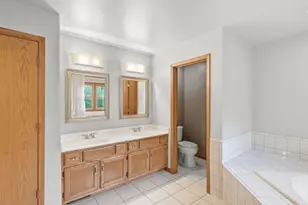 7810 Regency Grove Dr, Darien, IL 60561 - Photo 25